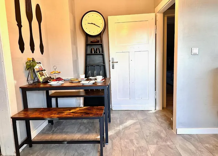 65Qm Luxus Apartment Mit Whirlpool Saarbruecken Uni Naehe