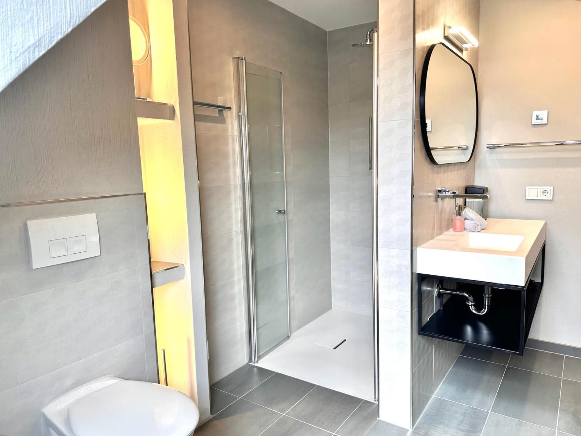 65qm Luxus Mit Whirlpool Uni Naehe Apartment *