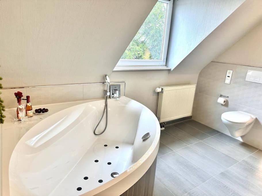 65qm Luxus Mit Whirlpool Uni Naehe
